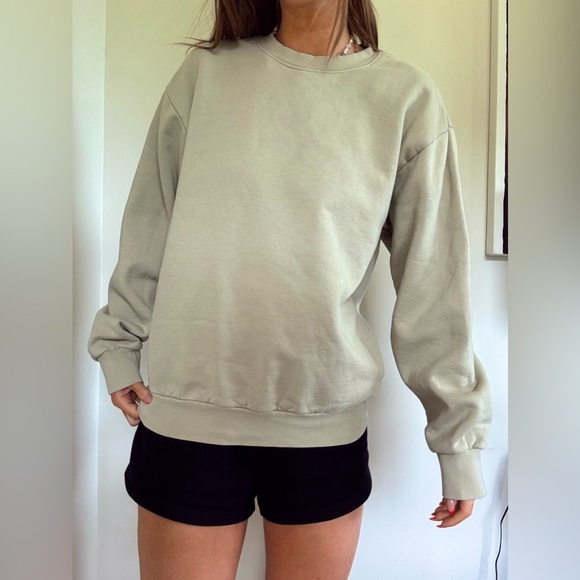 Pistachio Green Aritzia the Constant Midway Oversized Crewneck Sweatshirt Size M - Picture 1 of 1